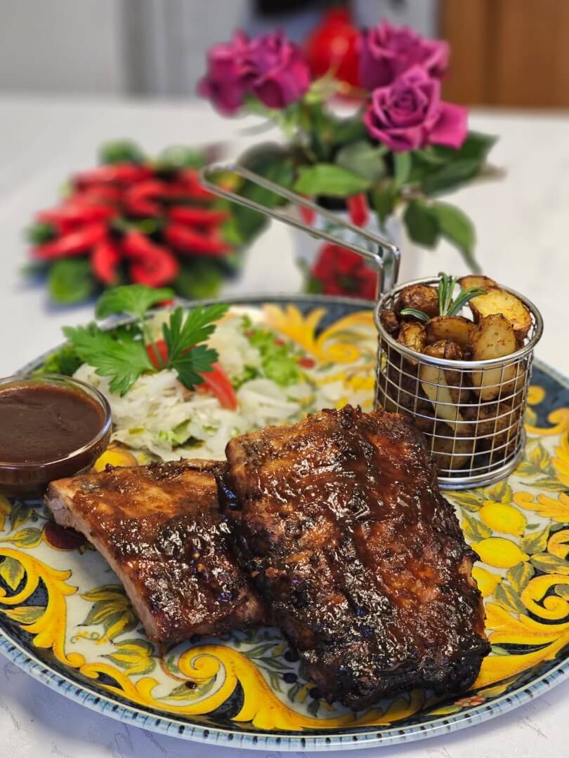 Rippchen mit Kraut und Bratkartoffeln im Lieblingsplatz im GC Hosidorf Rippchen mit Kraut und Bratkartoffeln im Lieblingsplatz im GC Hosidorf